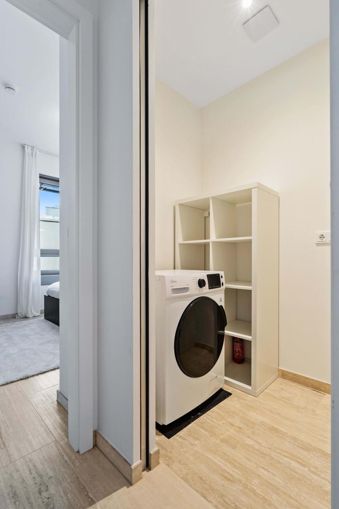 Elegant 2Br With Balcony In Heart Of Luxembourg Apartment Luaran gambar