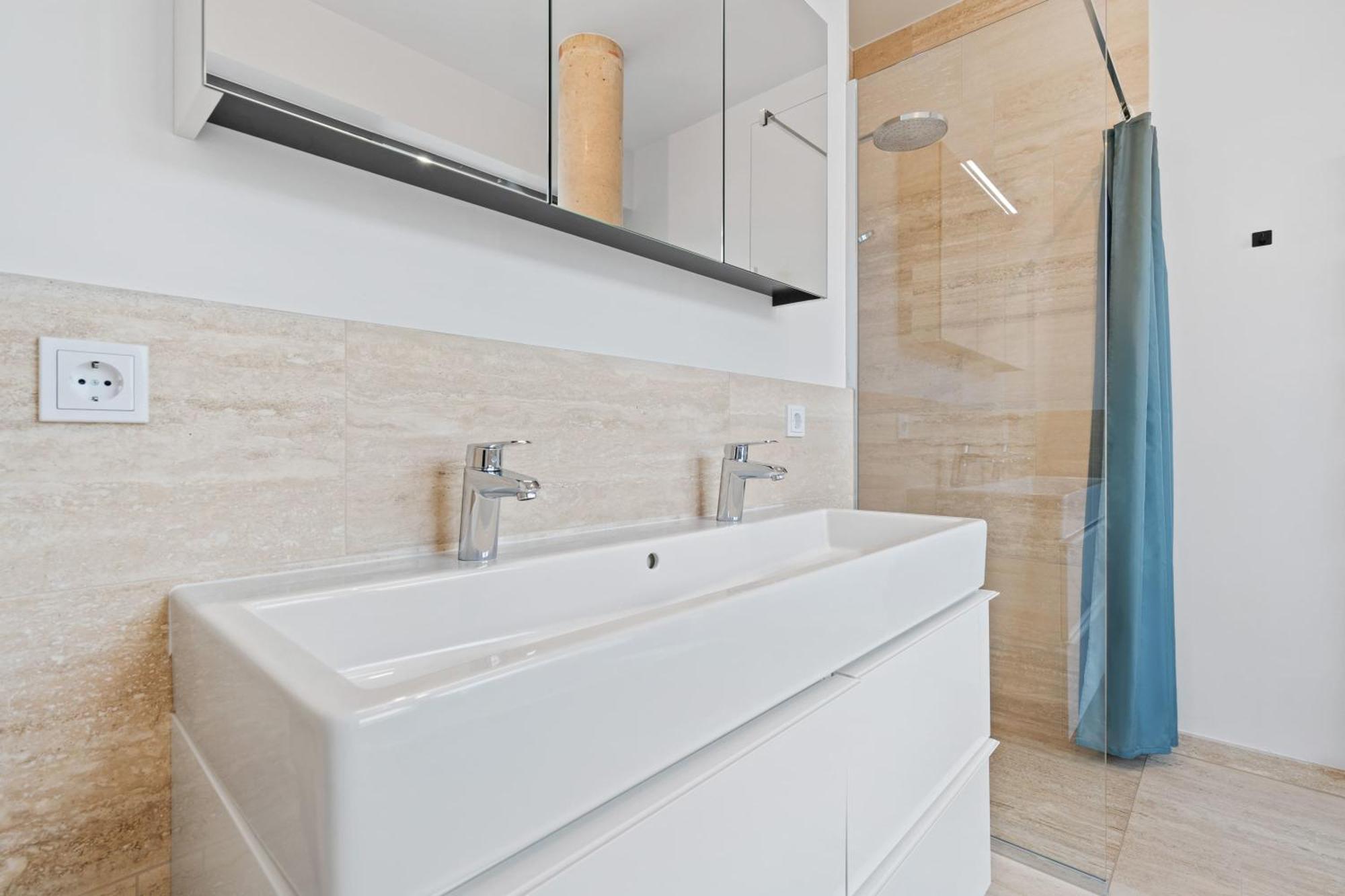 Elegant 2Br With Balcony In Heart Of Luxembourg Apartment Luaran gambar